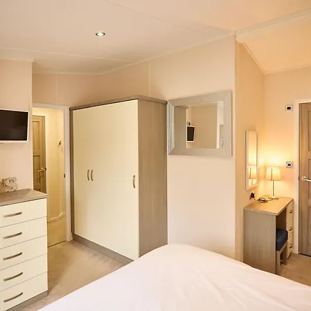 The Crucible With Hot Tub Lodge