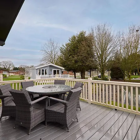 The Crucible With Hot Tub Lodge York