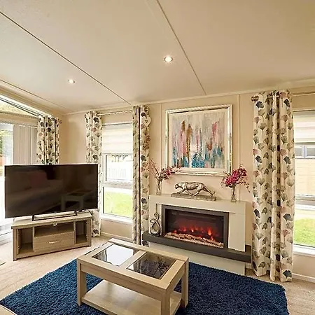The Crucible With Hot Tub Lodge York