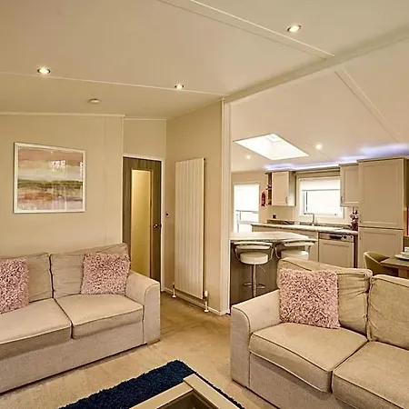 The Crucible With Hot Tub Lodge *