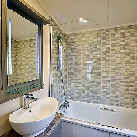 The Crucible With Hot Tub Lodge York