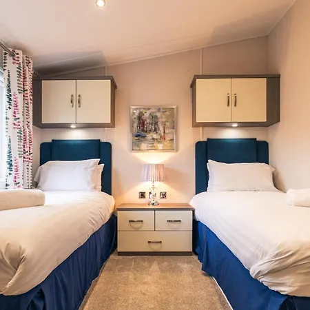 The Crucible With Hot Tub Lodge *