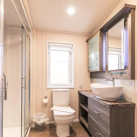 The Crucible With Hot Tub Jaktstuga *